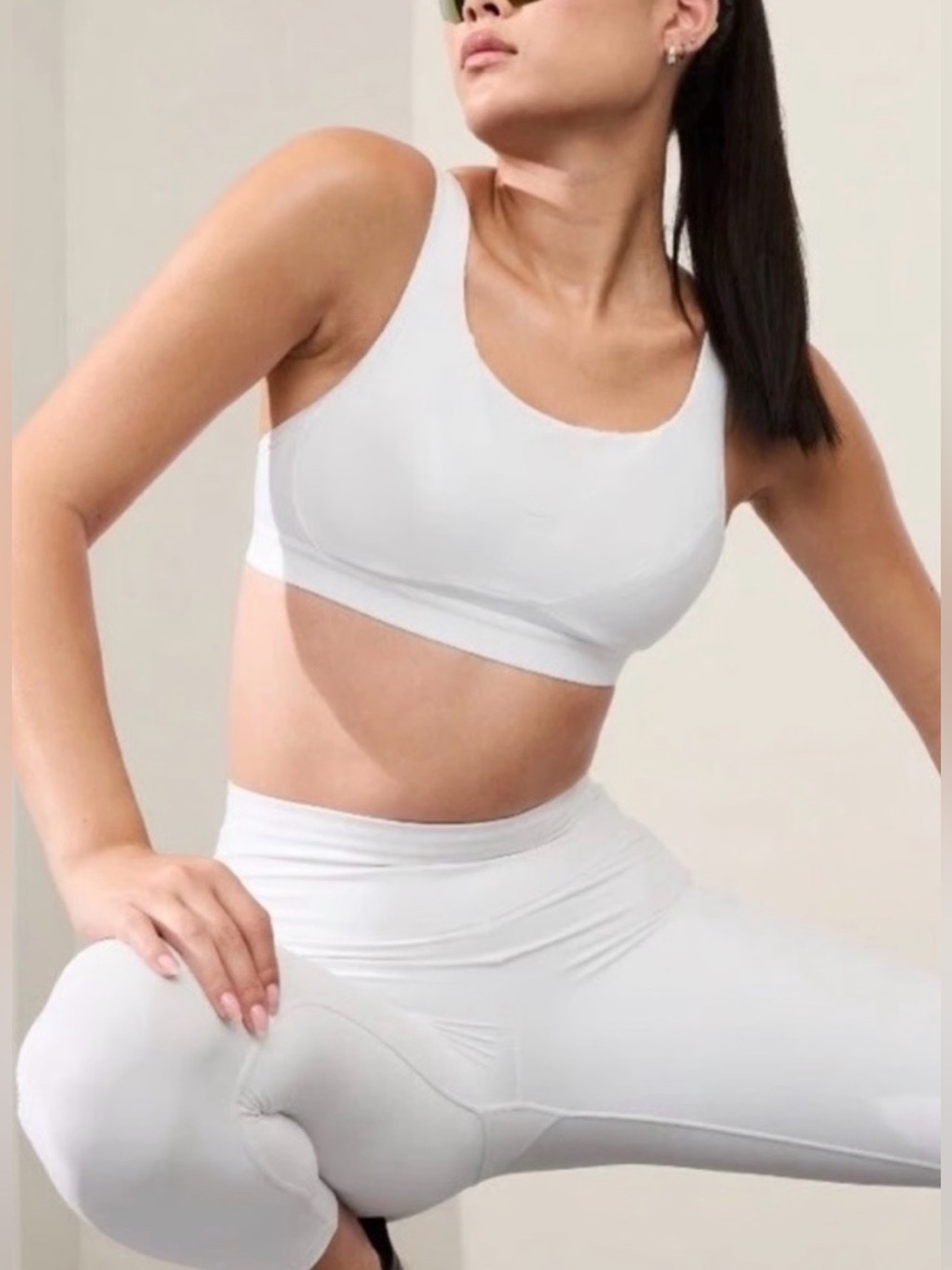 Athleta Invincible Bra White, size 36D, EUC!